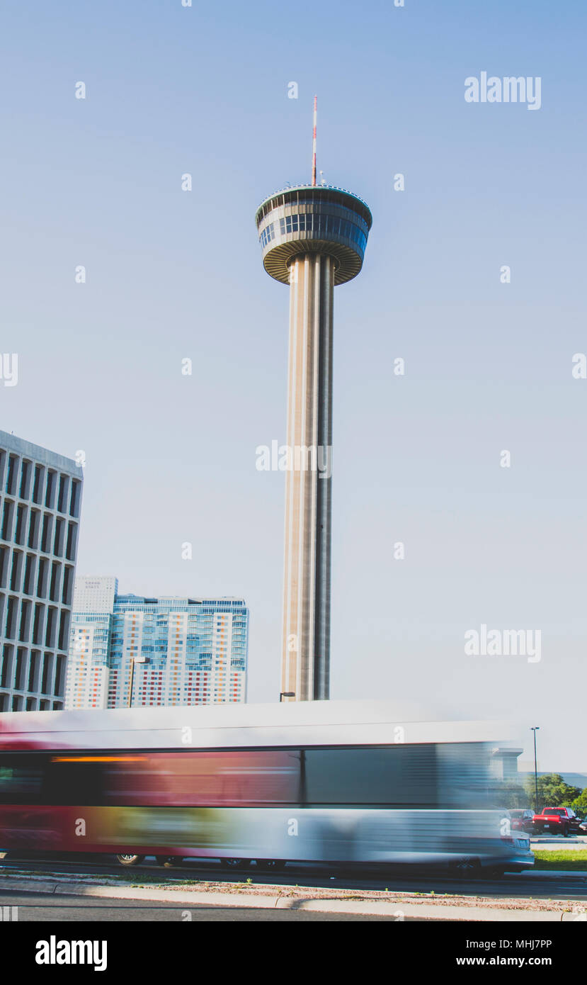 La torre delle Americhe, situato nel quartiere Hemisfair sulla porzione sud-orientale del centro cittadino di San Antonio, Texas, Stati Uniti d'America Foto Stock