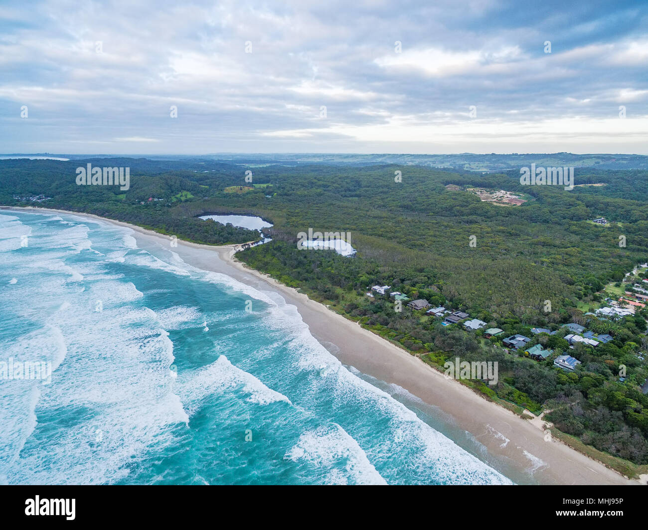 Vista aerea dello splendido oceano costa vicino a Suffolk Park, New South Wales, Australia Foto Stock