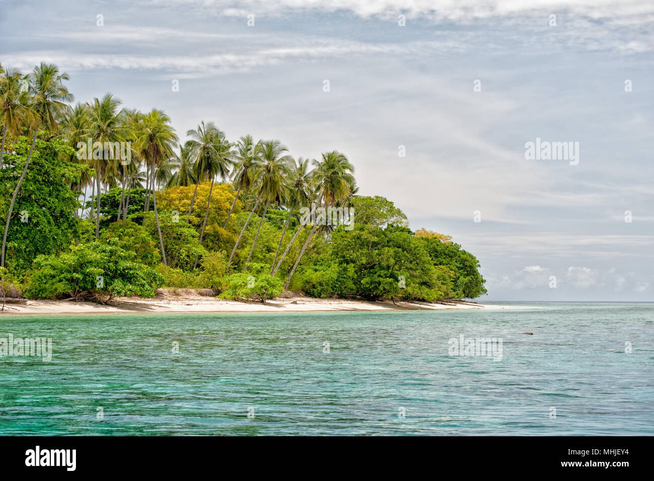 Siladen turchese isola tropicale di paradiso in Indonesia Foto Stock