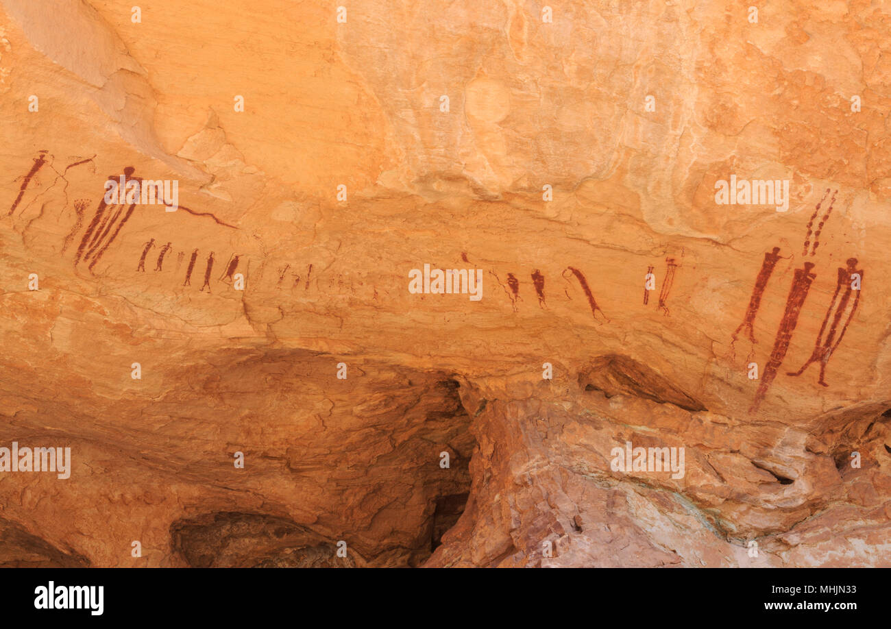 Pittogrammi su una parete a strapiombo nel cavallo selvaggio canyon vicino a hanksville, Utah Foto Stock