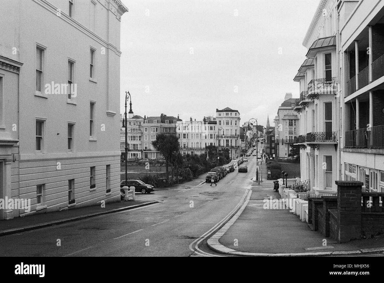 Warrior Square, St Leonards on Sea, East Sussex, Regno Unito, guardando ad ovest Foto Stock