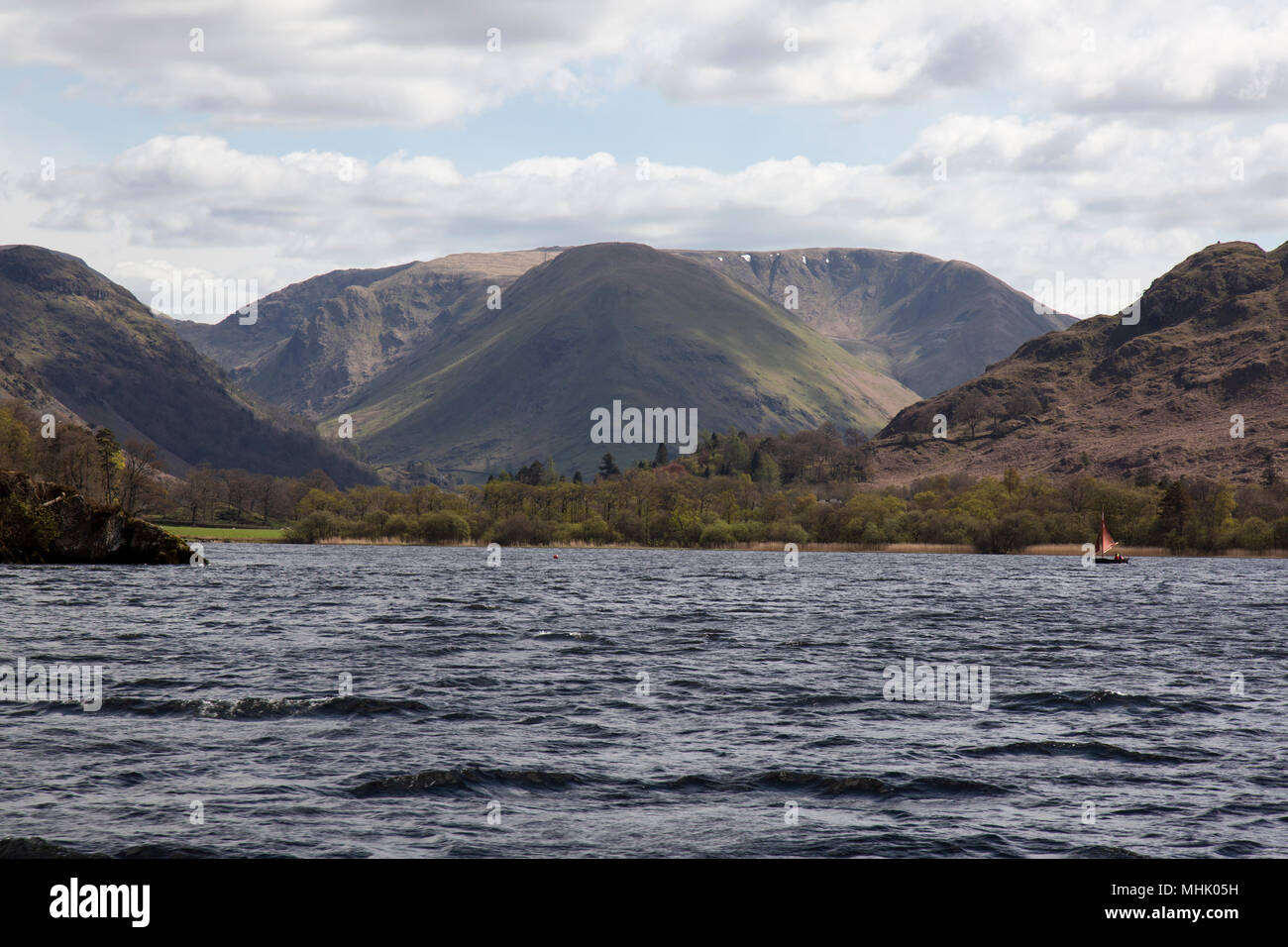 Visualizza in basso Ullswater da Glenridding nel parco nazionale del Lake District in Inghilterra. Foto Stock