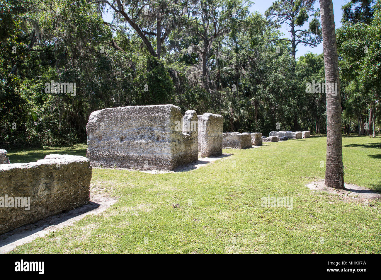 Cabine slave al Kingsley Plantation a Timucuan preservare Jacksonville, Florida. Essi sono stati costruiti in un guscio di ostrica calcestruzzo chiamato tabby Foto Stock