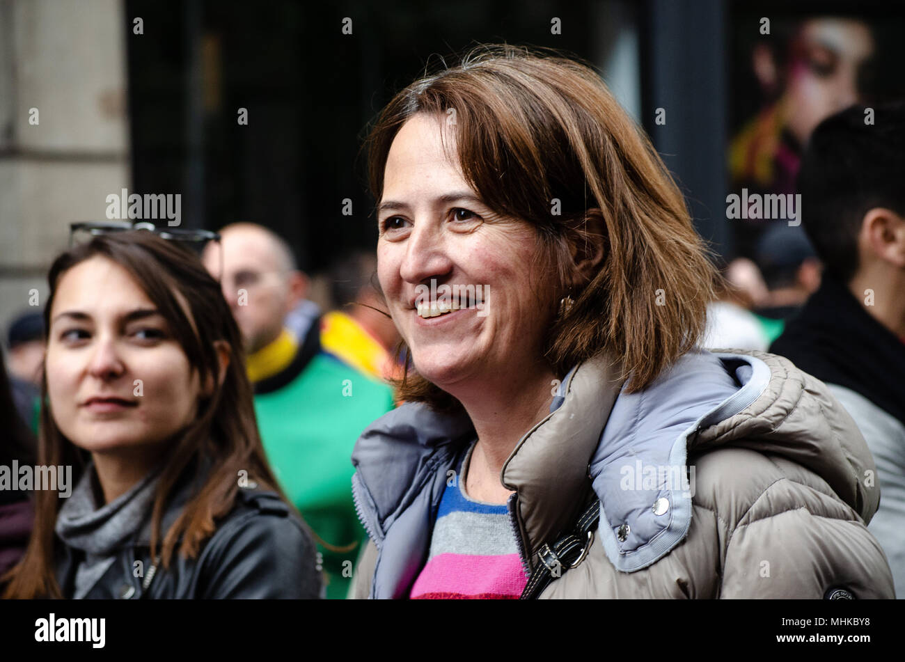 Elisenda Paluzie, presidente dell'entità sovereignist ANC è visto durante la dimostrazione di indipendenza per la repubblica e i diritti sociali. L'indipendenza catalana movimento ha aderito al giorno di maggio dimostrazioni, giorno della festa dei lavoratori. Sotto lo slogan per la repubblica e i diritti sociali, centinaia di persone hanno manifestato nel centro di Barcellona Foto Stock