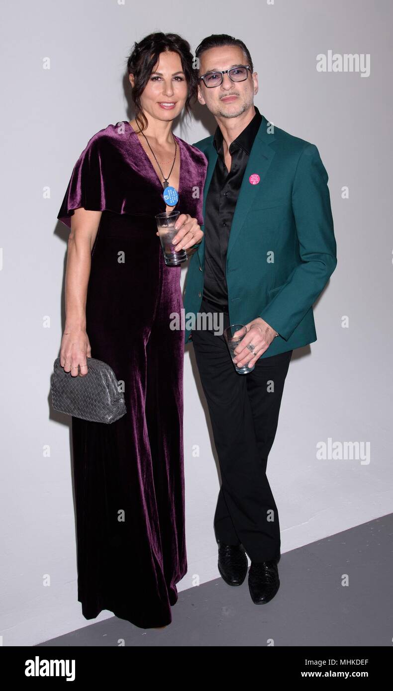 New York, NY, STATI UNITI D'AMERICA. Il 1 maggio, 2018. Dave Gahan, Famiglia presso gli arrivi per Planned Parenthood Gala a Molla, Molla Studios di New York, NY Maggio 1, 2018. Credito: RCF/Everett raccolta/Alamy Live News Foto Stock