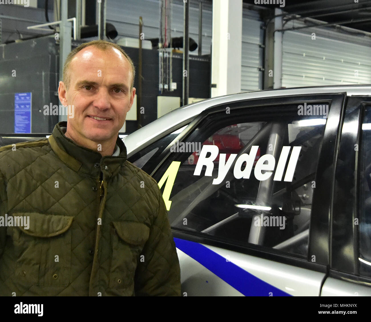 Silverstone, Towcester, Northamptonshire, Inghilterra, mercoledì 2 maggio 2018. Rickard Rydell, 1998 Campione del Btcc, il ricongiungimento con la sua Volvo S40, questo è stato un anteprima del main event su Silverstone completa del circuito del Gran Premio che si terrà dal 20 al 22 luglio 2018. L'evento, classificato come il più grande classico evento racing, dispone anche di vivere concerti serali, una fiera del divertimento e una miriade di altri tipi di intrattenimento per tenere la folla intrattenuti. Questo è in aggiunta a un completo classico programma racing festeggiare ricorrenze varie per tutto il weekend. Chris McEvoy/Alamy Live News. Foto Stock