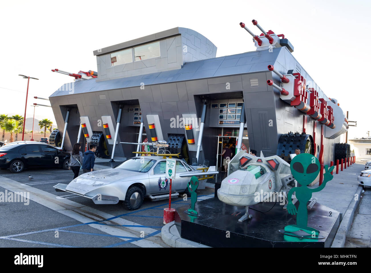 Alien freschi a scatti in Baker, California. Foto Stock