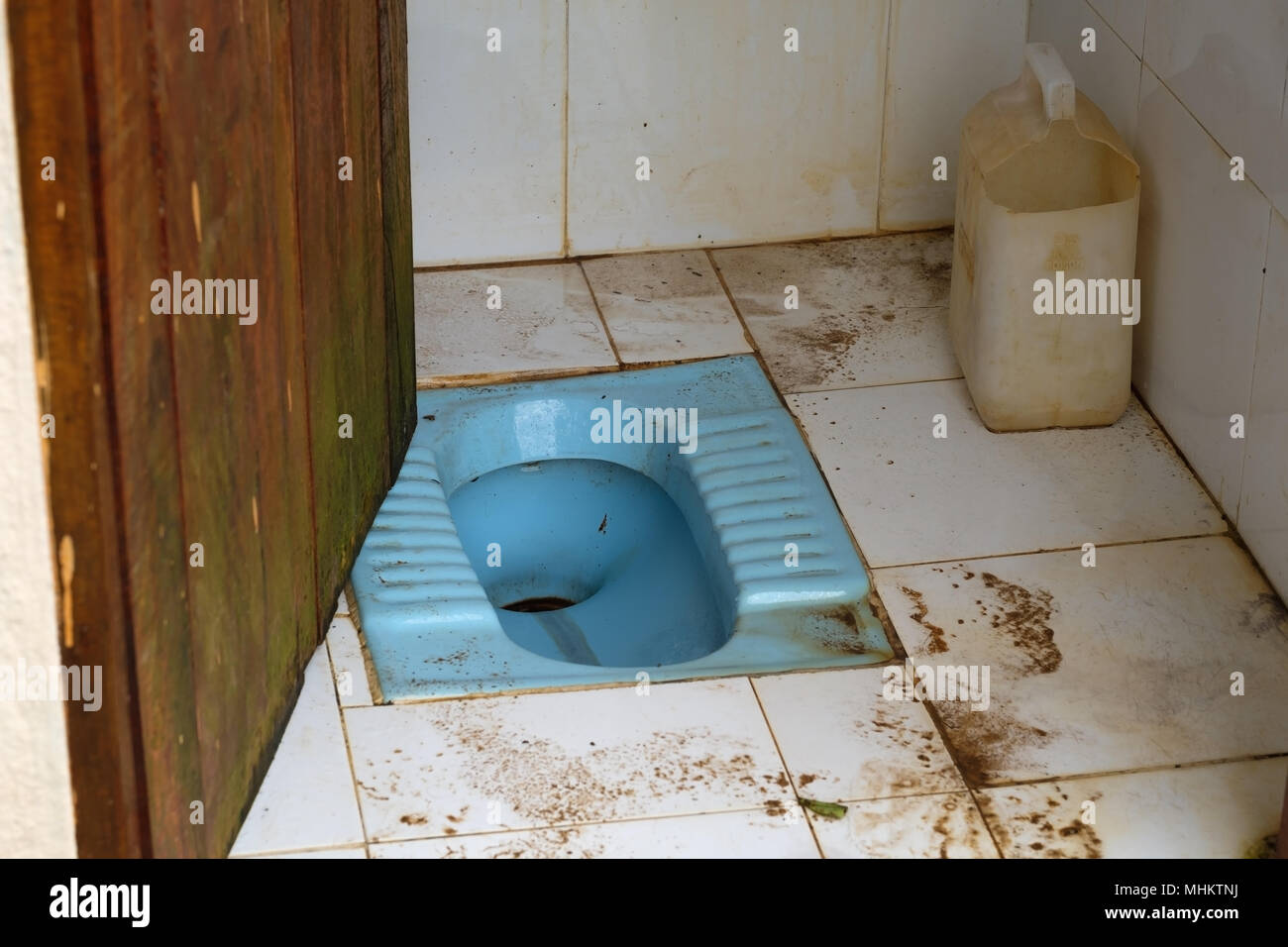 Squat pubblici servizi igienici in Sri Lanka. Foto Stock