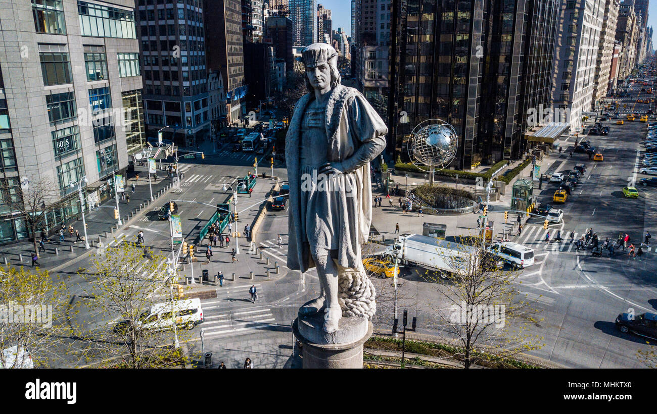 Statua di Cristoforo Colombo da Gaetano Russo nel centro di Columbus Circle, Manhattan New York City Foto Stock