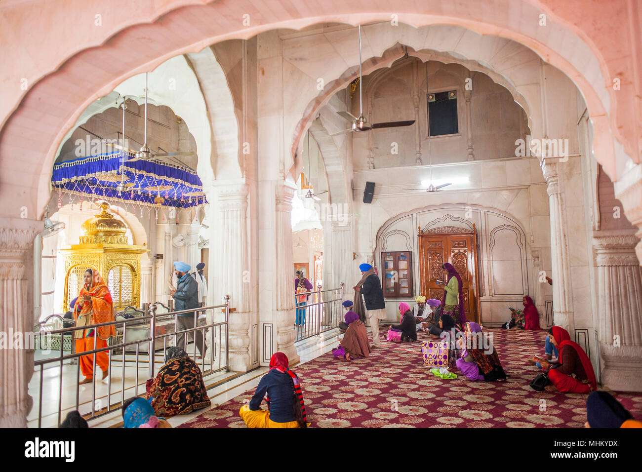 Interno del tempio d'oro, Amritsar Punjab, India Foto Stock