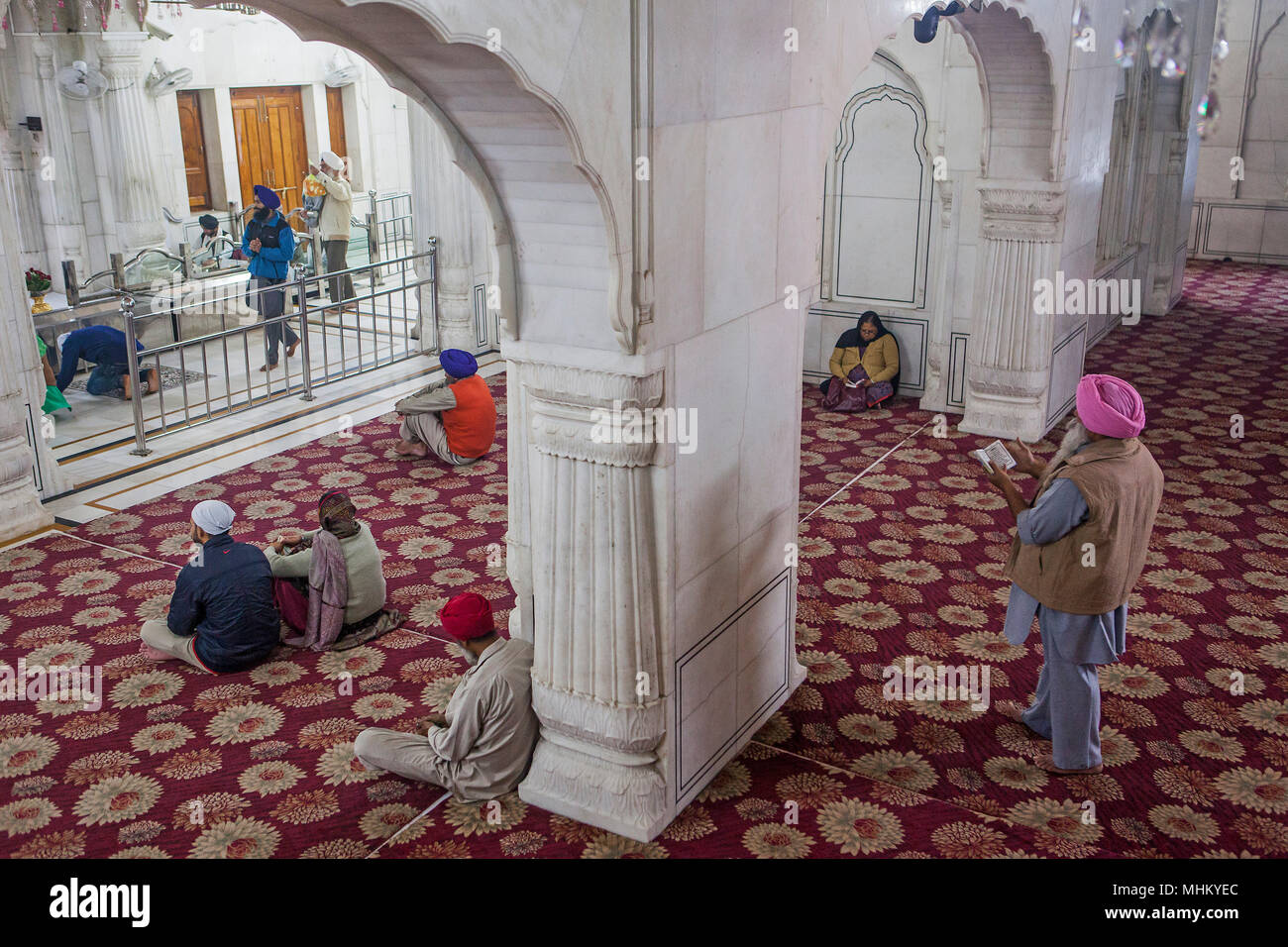 Interno del tempio d'oro, Amritsar Punjab, India Foto Stock