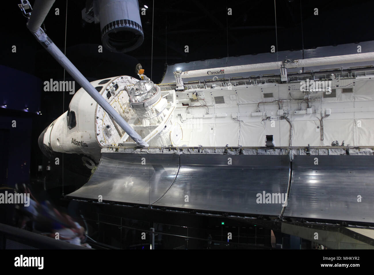 Space Shuttle Atlantis alla NASA Kennedy Space Center di Cape Canaveral, FLORIDAInterior della NASA Kennedy Space Center, Foto Stock