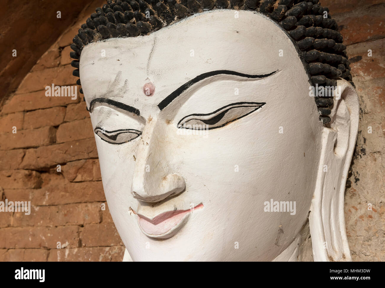 Statua di Buddha a Pagoda TaWaGu, Bagan, Myanmar (Birmania) Foto Stock