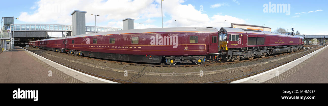 Royal Scotsman Treno & Belmond del motore 66746 in Perth stazione ferroviaria Foto Stock