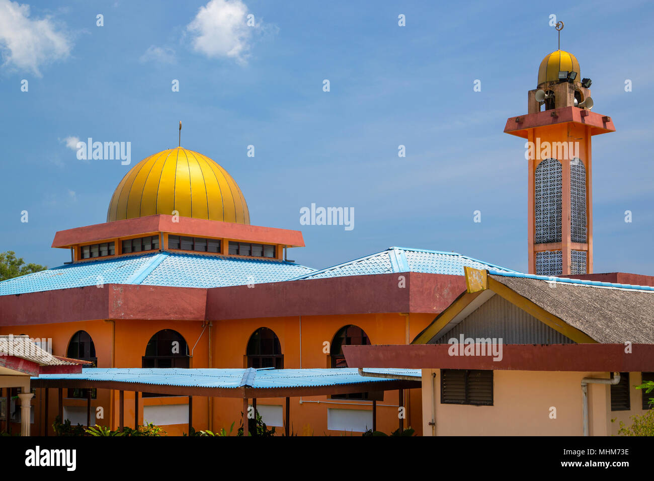 Tetto della Moschea e minareto in Malesia Foto Stock