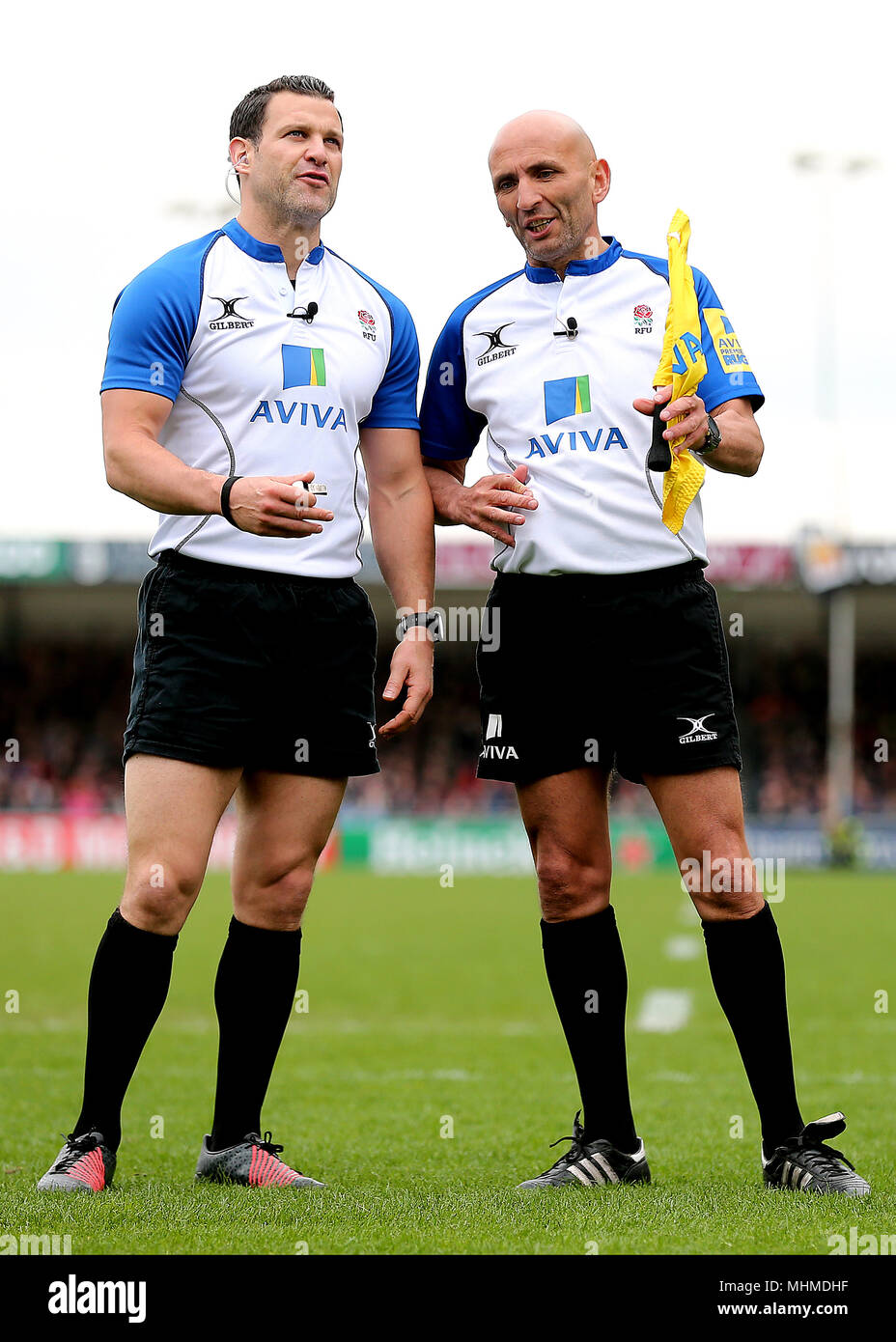 Arbitro Karl Dickson (sinistra) e toccare il Giudice Paul Dix durante la Aviva Premiership corrispondono a Sandy Park, Exeter. Stampa foto di associazione. Picture Data: Sabato 28 Aprile, 2018. Vedere PA storia RUGBYU Exeter. Foto di credito dovrebbe leggere: Mark Kerton/filo PA. Restrizioni: solo uso editoriale. Uso non commerciale. Foto Stock