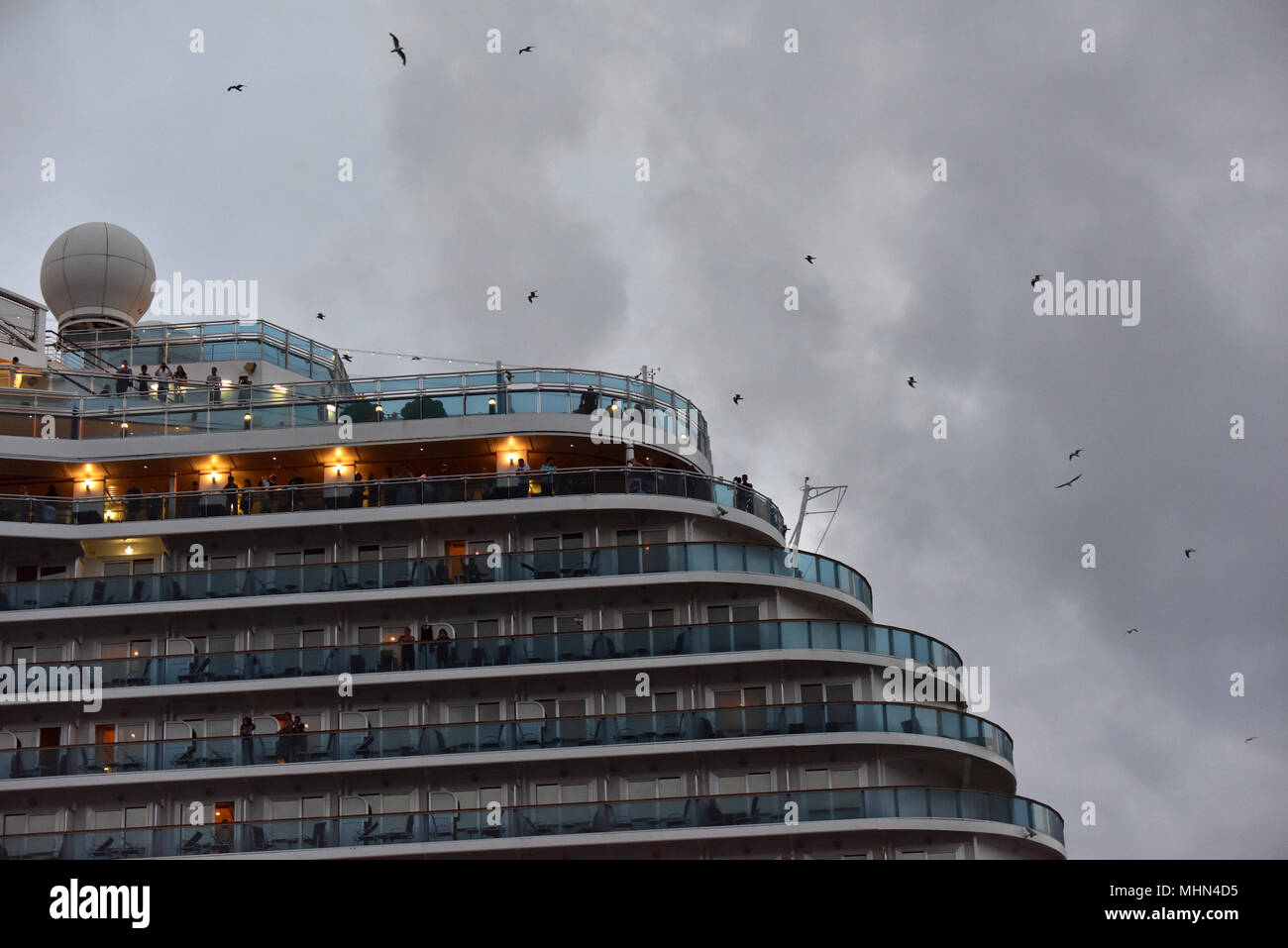 Genova, Italia, la nave da crociera MSC Splendida nel porto di Genova Foto  stock - Alamy