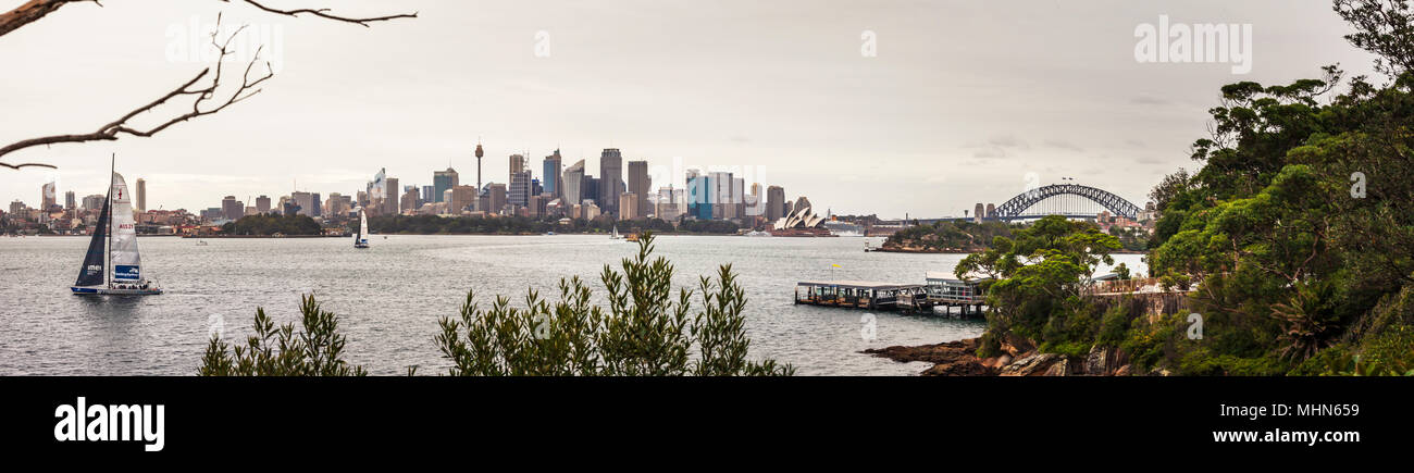 Barca a vela Porto di Sydney. Vista dal Taronga Zoo Foto Stock