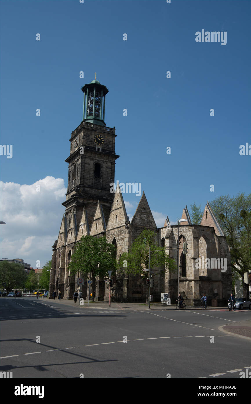 La matrice rimane Aegidienkirche sono un memoriale di guerra a quelli uccisi in Hannover durante la Seconda Guerra Mondiale 2 Foto Stock