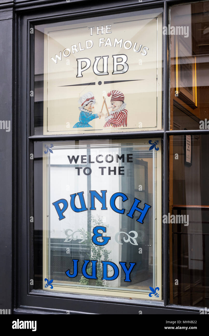 Punch e Judy pub, il mercato di Covent Garden Piazza di Londra, Inghilterra Foto Stock