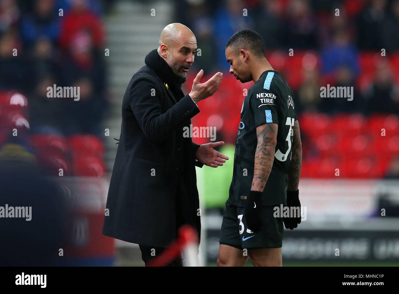 Pep Guardiola, il Manchester City manager parla di Gabriel Gesù di Manchester City. Premier league, Stoke City v Manchester City presso la scommessa36 Foto Stock