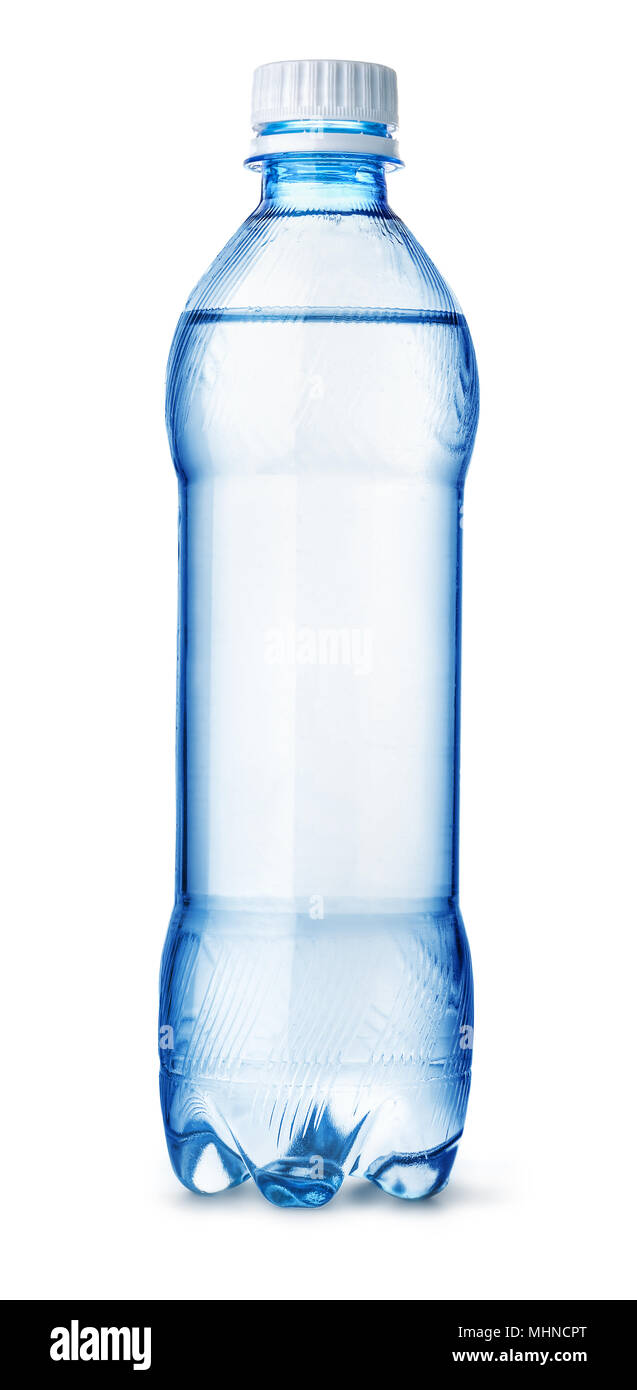 Vista frontale della bottiglia d'acqua in plastica isolato su bianco Foto Stock