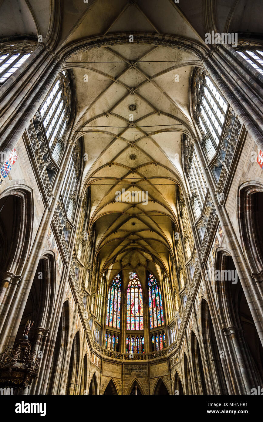 Praga, Repubblica Ceca - 19 agosto 2017: la Cattedrale di San Vito. Si tratta di un importante esempio di architettura gotica Foto Stock