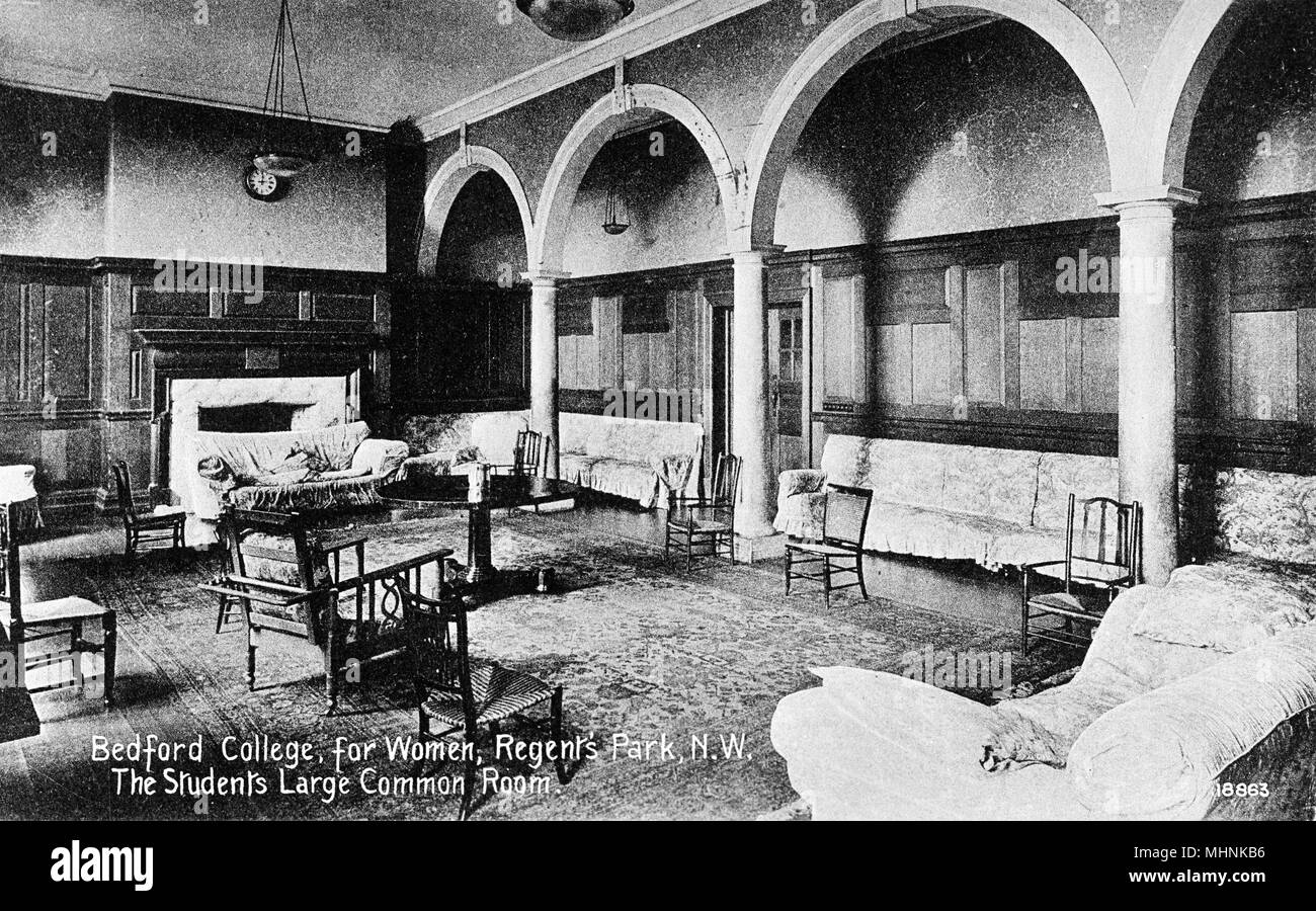 Gli studenti " grande sala comune, Bedford College per le donne, Regents Park, Londra. Data: circa 1910s Foto Stock
