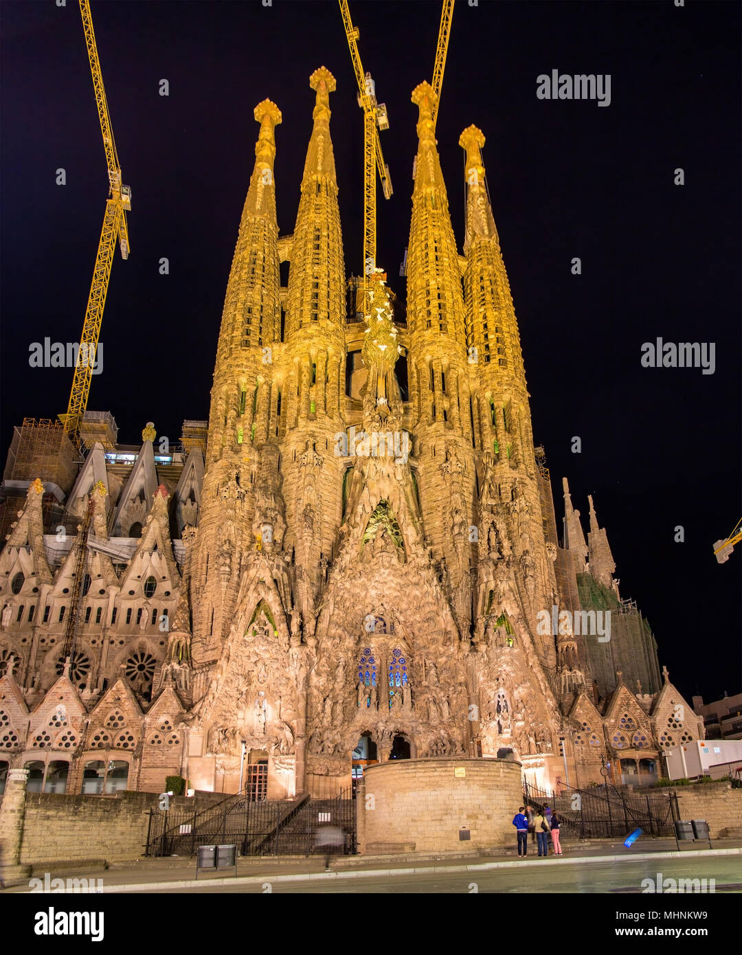 Magnete Frigo Sagrada Familia Barcellona – 3D, In Resina, Dimensioni 6,7x7,6 Cm, Souvenir Di Viaggio Spagnolo, Collezione Da Frigorifero - 3