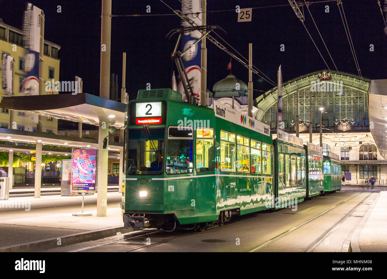 BASEL, Svizzera - 03 novembre: Tram essere 4/6 Schindler/Siemens Foto Stock