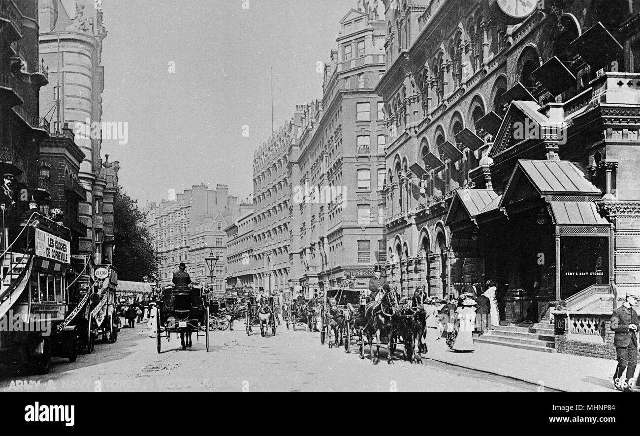 Esercito e della Marina negozi (a destra), Victoria, London. Data: circa 1905 Foto Stock