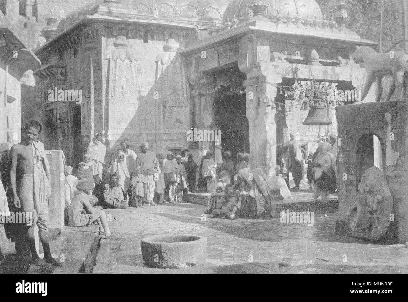 INDIA. Il Tempio di Jawala mukhi-; K'angra valley Punjab, Beas river 1900 Foto Stock