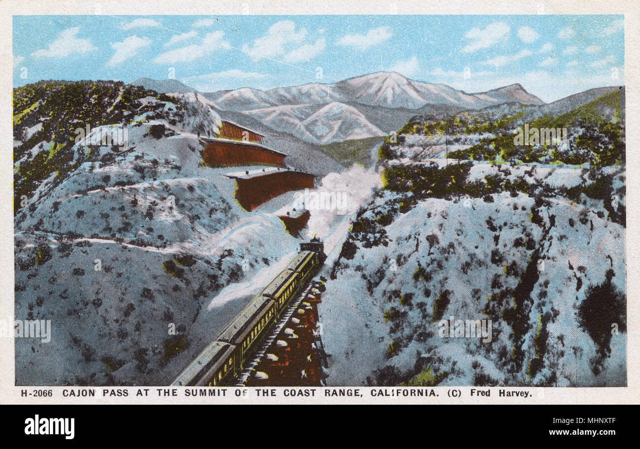 Cajon Pass sulla catena costiera con treno, California, Stati Uniti Foto  stock - Alamy
