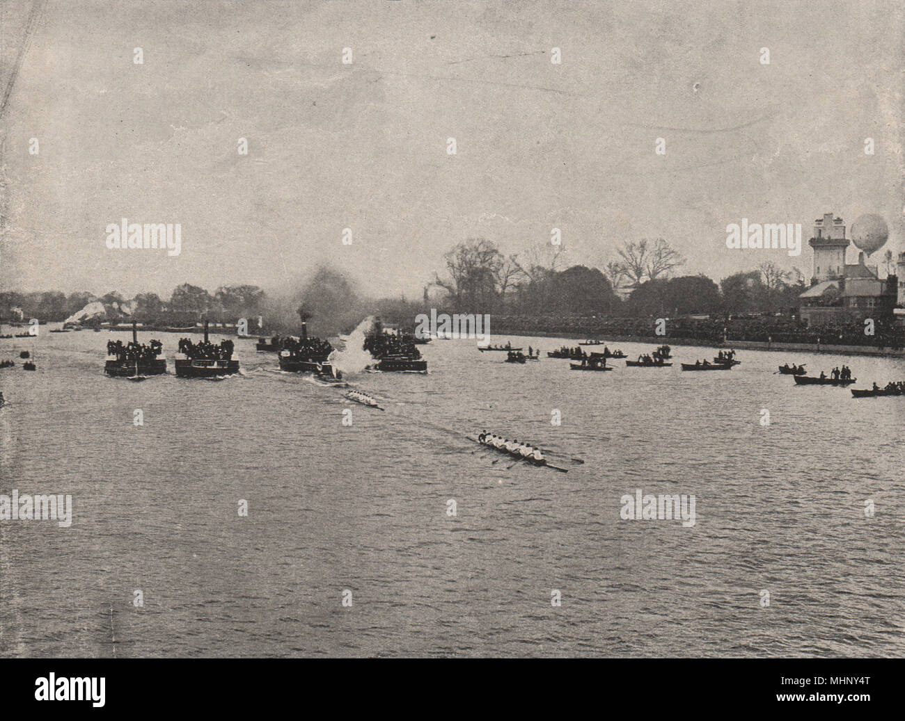 Boat Race (1895), da Barnes Bridge. Londra. Il canottaggio 1896 antica stampa Foto Stock