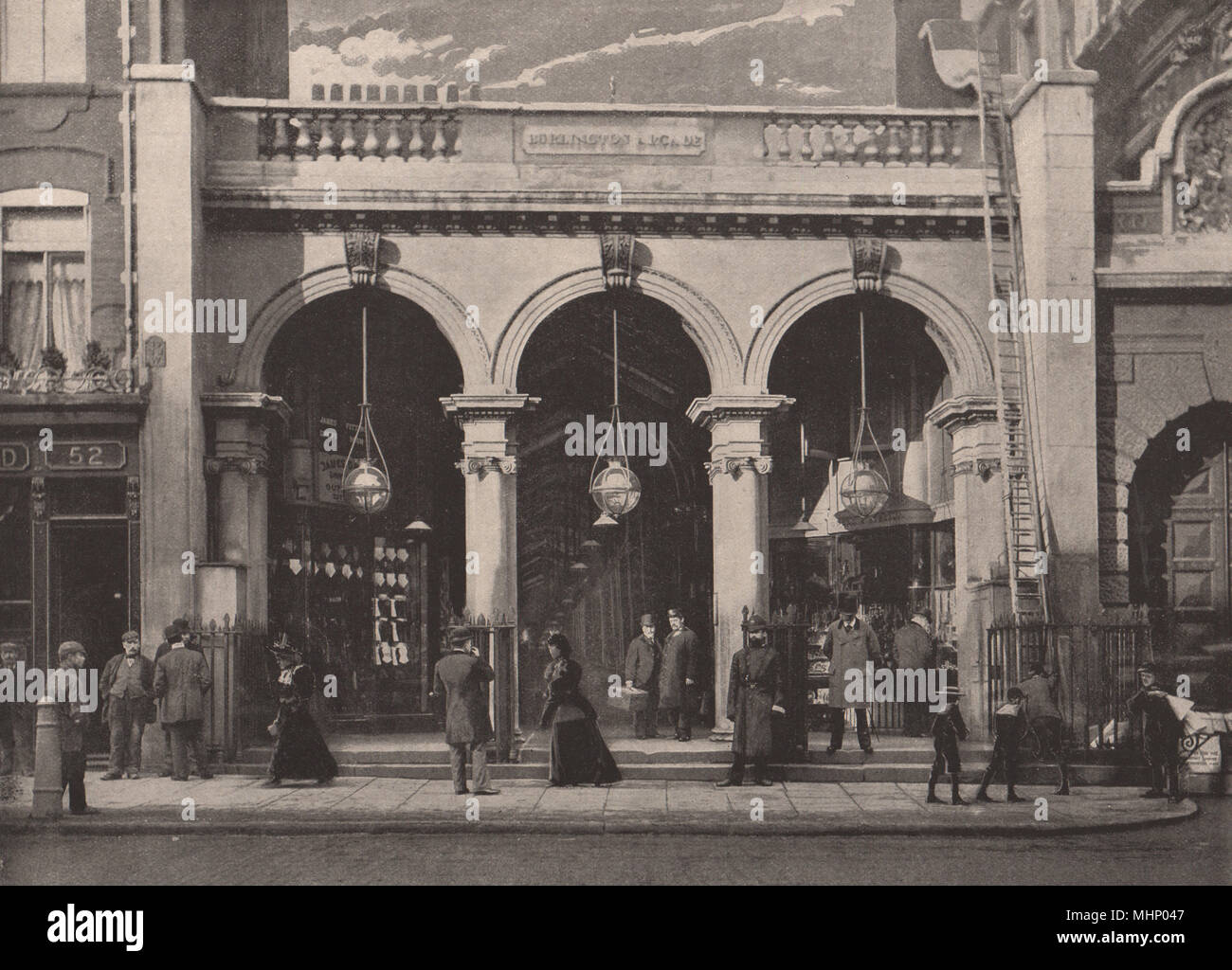 Burlington Arcade e Piccadilly. Londra 1896 antica vintage delle immagini di stampa Foto Stock