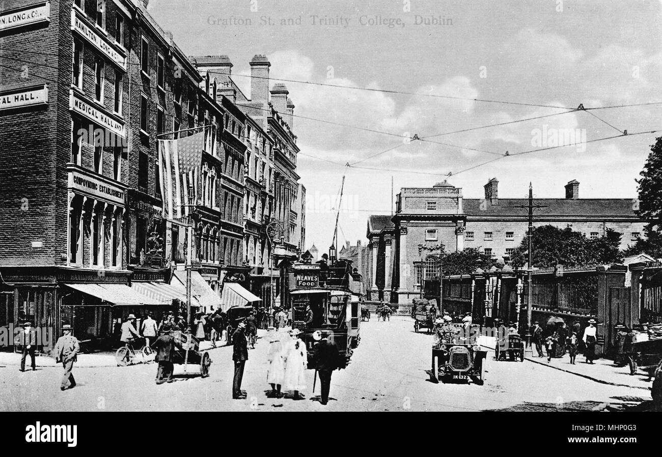 Grafton Street e Trinity College, Dublino, Irlanda Foto Stock