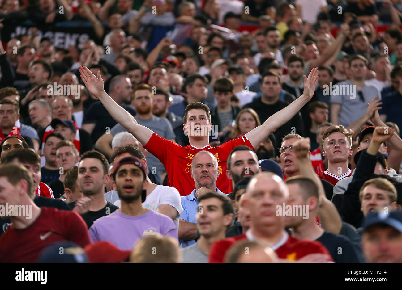 Tifosi del Liverpool in stand durante la UEFA Champions League, Semi Finale, la seconda gamba allo Stadio Olimpico di Roma. Foto Stock