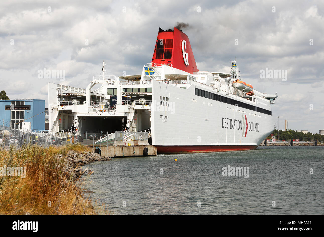 Nynäshamn, Svezia - 15 Luglio 2013: M/S Gotland vetture di caricamento prima della sua partenza da Nynashamn con destinazione Visby. Foto Stock