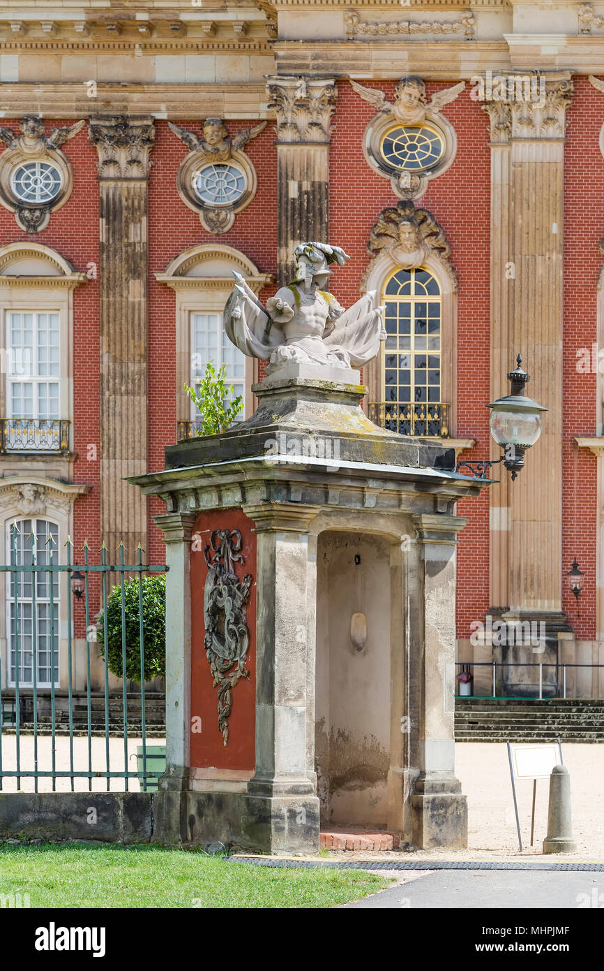 Stone garitta presso il nuovo palazzo nel Parco Sanssouci. Potsdam. Germania Foto Stock
