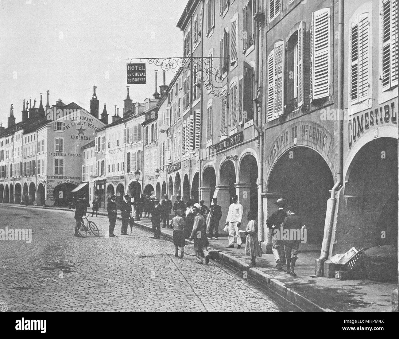 VOSGES. Remiremont- Grande- Rue 1906 antica vintage delle immagini di stampa Foto Stock