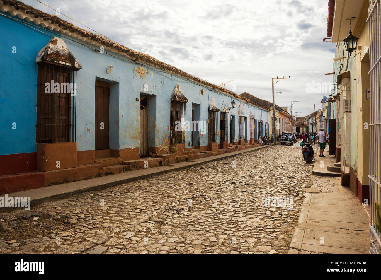 Trinidad, Cuba - 8 dicembre 2017: vita reale su una strada di Trinidad di mattina Foto Stock