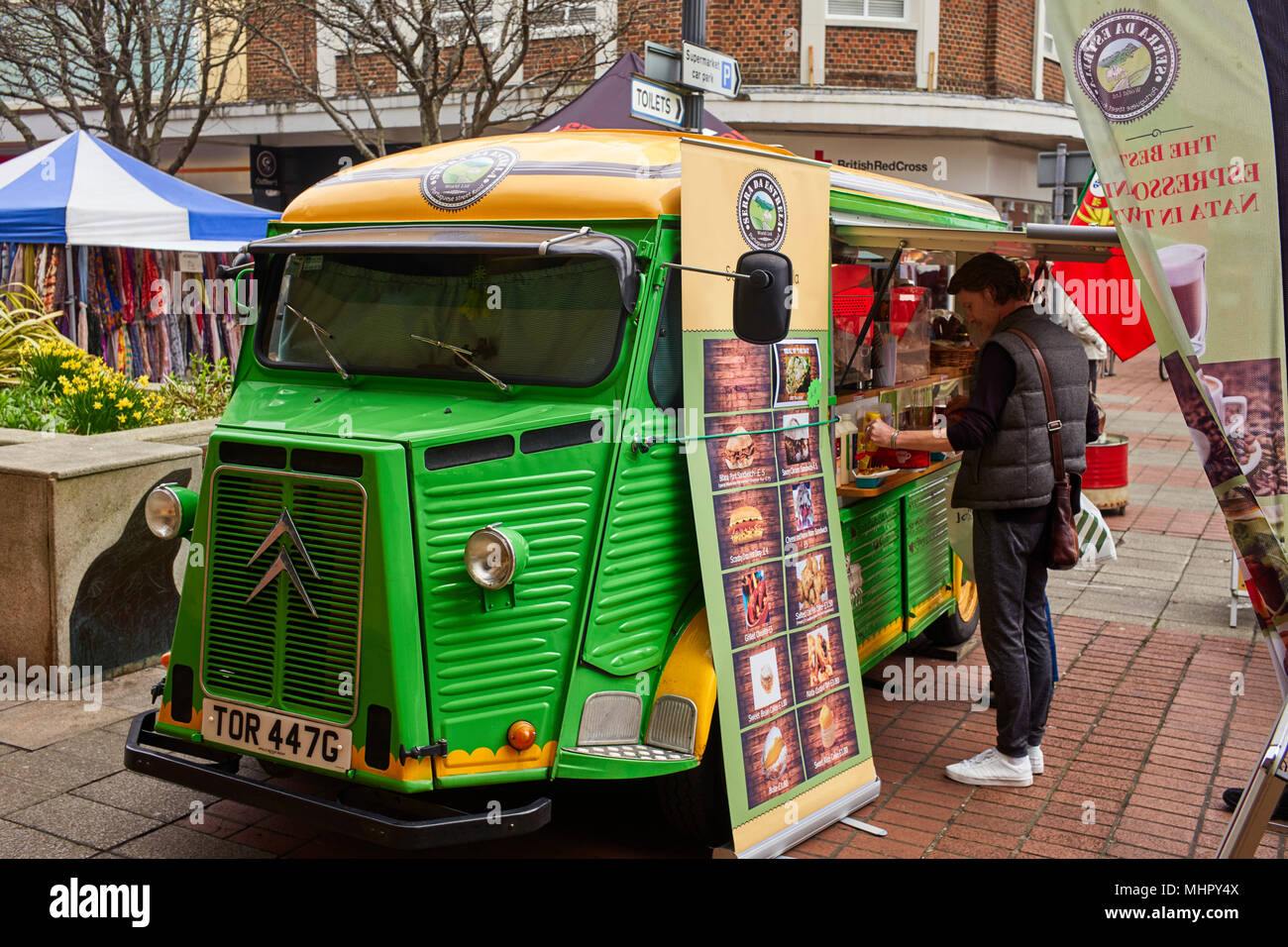 Van vendita strada portoghese cibo e caffè in Palmerston Road, Southsea, Portsmouth Foto Stock