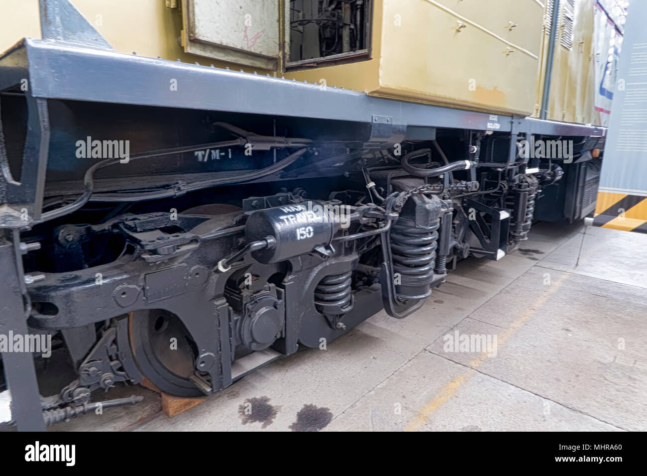 Uno dei molti di emergenza telefono gratuito punti lungo un isolato in bici su strada. Presidiati ogni giorno l'aiuto non è mai lontano Foto Stock
