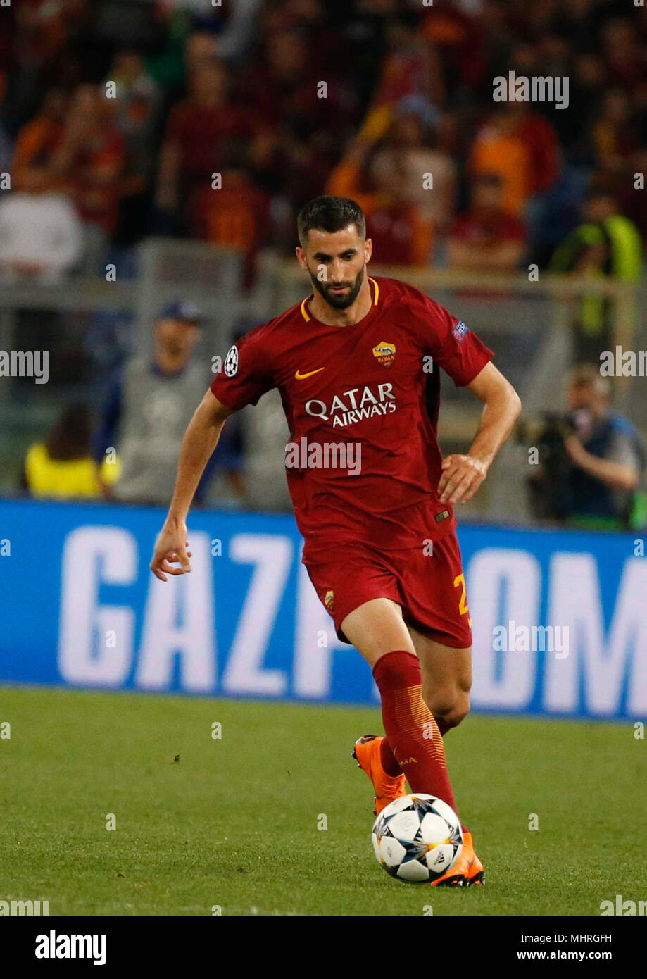 Roma, Italia. Il 2 maggio 2018. Maxime Gonalons di Roma durante la semi finale di UEFA Champions League , come Roma - Barcellona presso lo Stadio Olimpico di Roma Italia 02 maggio 2018 Credit: agnfoto/Alamy Live News Foto Stock