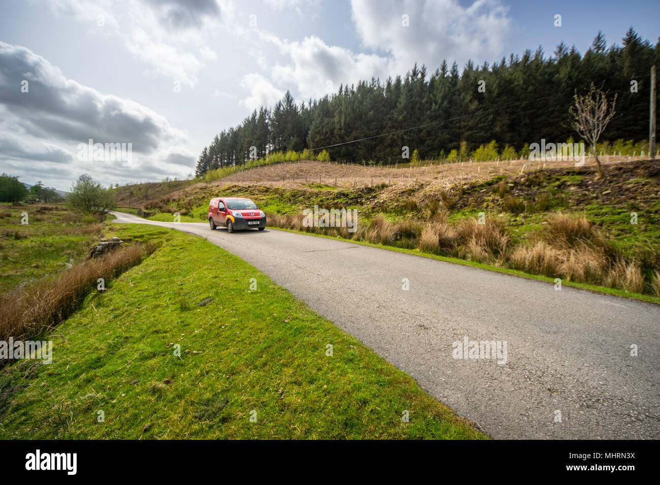 Ponte Dunsop, Lancashire. Regno Unito. Il 3 maggio 2018. notizie meteo.una bella giornata di primavera nella foresta di Bowland, in una zona di straordinaria bellezza naturale. Dunsop zona ponte è noto per essere l'assoluto medio del Regno Unito. ©Gary Telford/Alamy live news Foto Stock