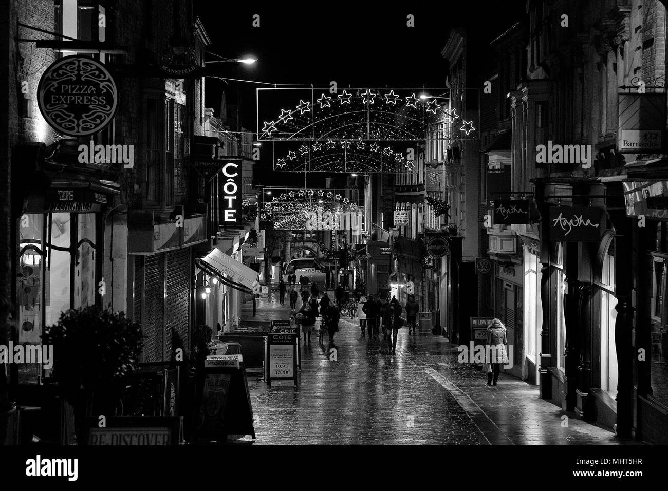 LINCOLN, Inghilterra - 8 dicembre 2016 - strada di natale decorazione in Lincoln Gran Bretagna Foto Stock