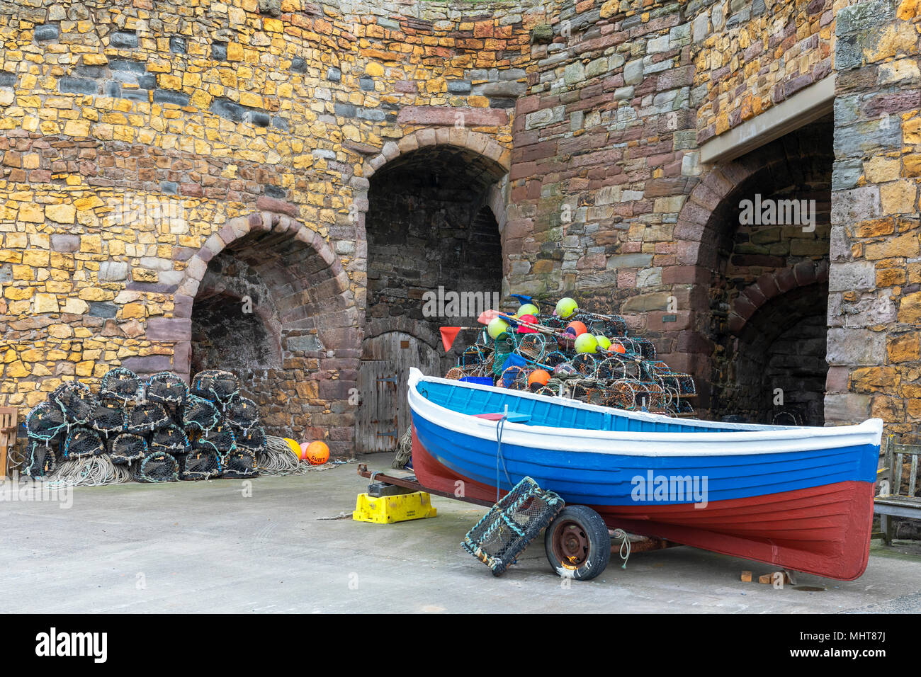 Beadnell fornaci da calce costruito nel 1798 e utilizzato per fare la calce viva e di fertilizzanti. Dal 1822, erano caduti in rovina e sono state impiegate per la cura di aringhe. Ora Foto Stock