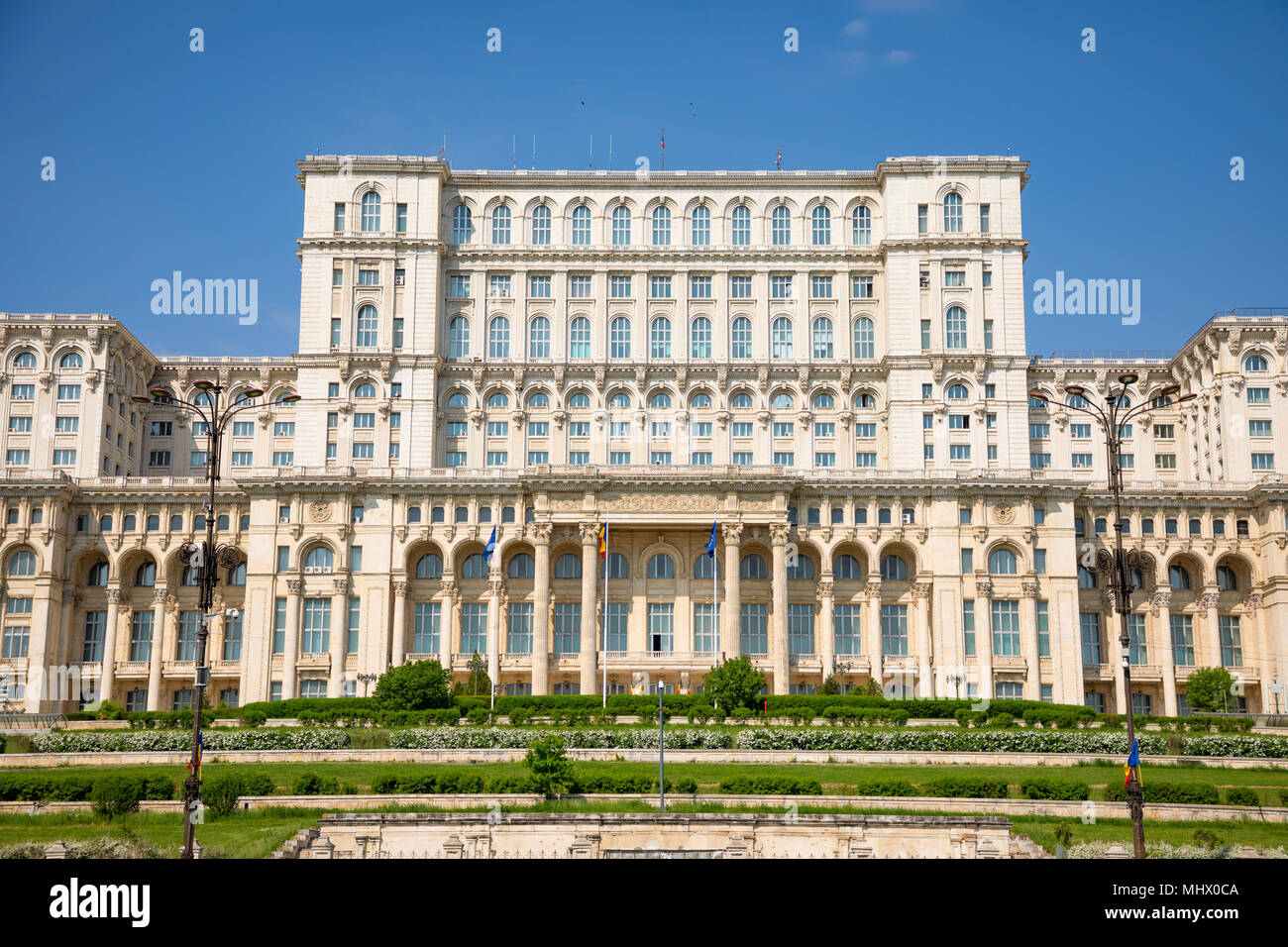 Edificio del parlamento rumeno di Bucarest è il secondo edificio più grande al mondo Foto Stock