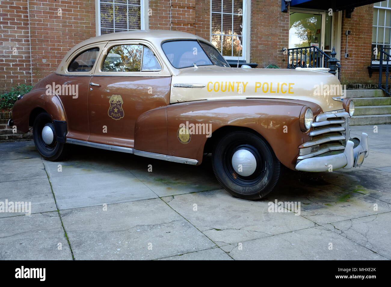 Auto della Polizia fuori Savannah-Chatham County Metropolitan caserma di polizia Foto Stock