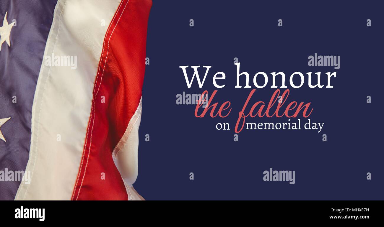 Il memorial day messaggio con bandiera americana di immagine e sfondo blu Foto Stock